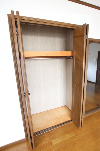 物件内観写真21　(★ハンガーパイプ付きのクローゼット★)