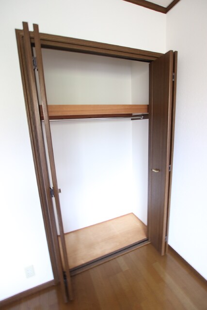 物件内観写真27　(★ハンガーパイプ付きのクローゼット★)