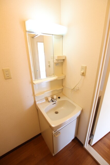 物件内観写真13　(★忙しい朝に便利な独立洗面台★)