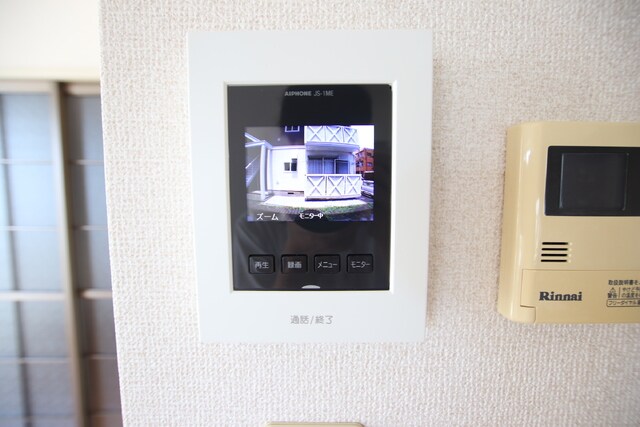 物件内観写真23　(★モニター付インターホン・訪問者が確認できて安心です★)
