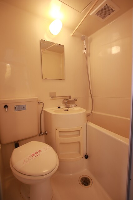 物件内観写真16　(★掃除のしやすい　バス・トイレ同室タイプ★)