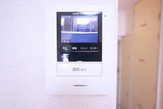 物件内観写真17　(★モニター付インターフォン・訪問者が確認できて安心です★)
