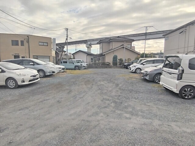 物件外観写真3　(★敷地内駐車場★（空き状況・使用料等詳細はご確認下さい）)