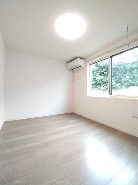 物件内観写真8　(建築中の写真となります。)