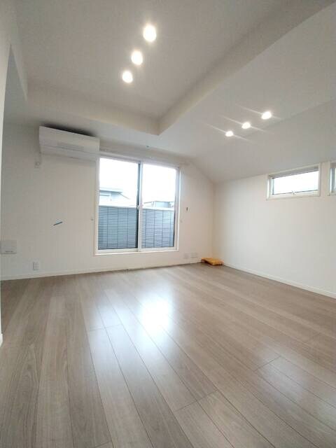 物件内観写真13　(建築中の写真となります。)