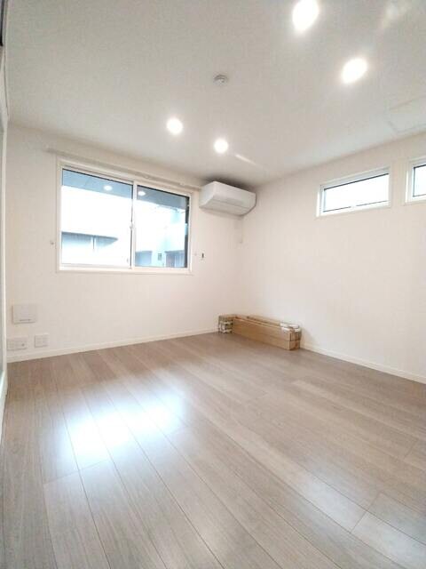 物件内観写真15　(建築中の写真となります。)