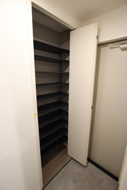 物件内観写真6　(建築中の写真です。)