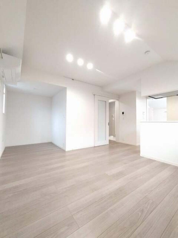 居室(建築中の写真となります。)