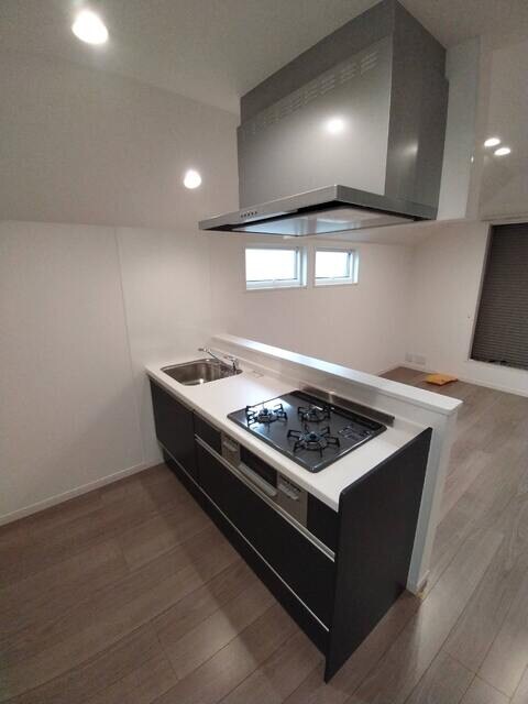 物件内観写真8　(建築中の写真となります。)