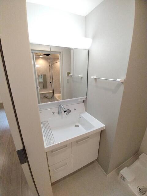 物件内観写真9　(建築中の写真となります。)