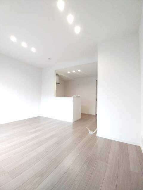 物件内観写真9　(建築中の写真となります。)