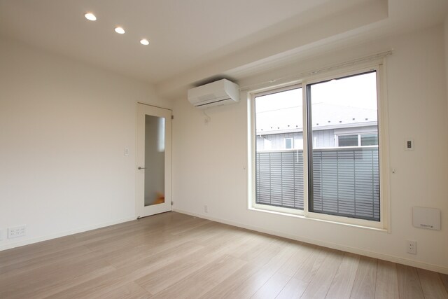 物件内観写真12　(建築中の写真です。)