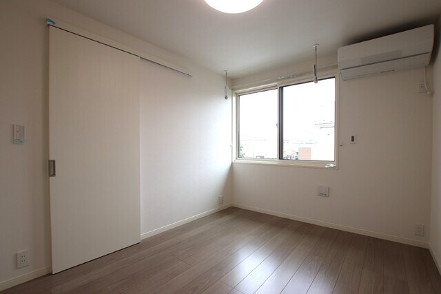 物件内観写真22　(建築中の写真です。)