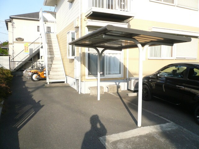 物件外観写真4　(★屋根付駐輪場★（空き状況・使用料等詳細はご確認下さい）)