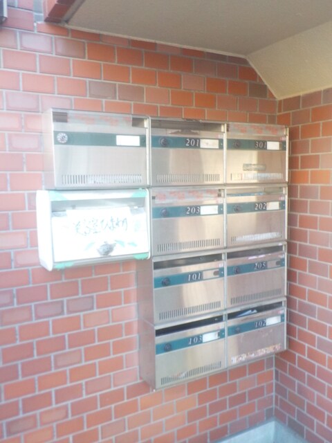 物件外観写真5　(集合ポスト♪)