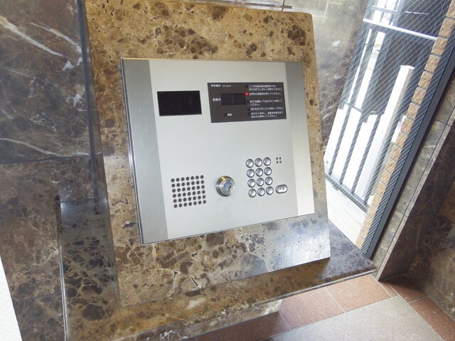 物件外観写真6　(オートロック付☆彡)