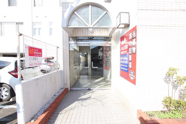 物件外観写真5　(エントランス♪)