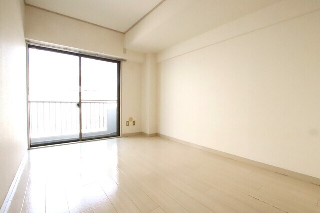 物件内観写真27　(6帖洋室☆彡)