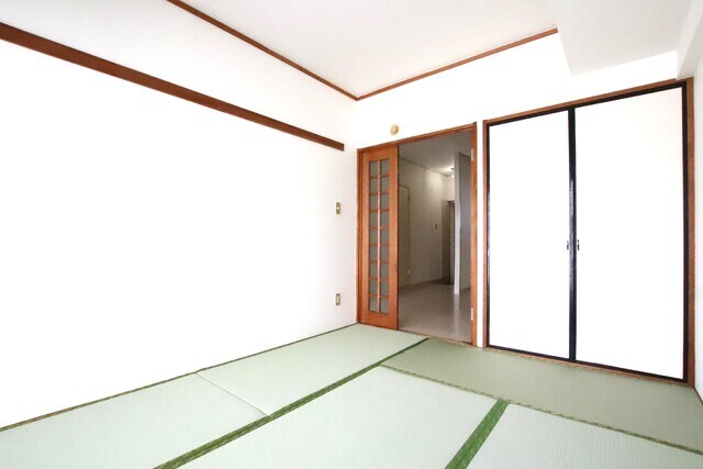 物件内観写真28　(6帖洋室☆彡)