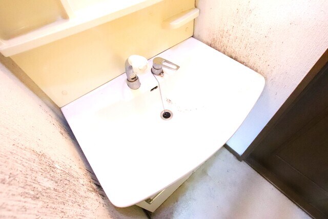 物件内観写真7　(洗面台☆彡（リフォーム前のお写真です。）)