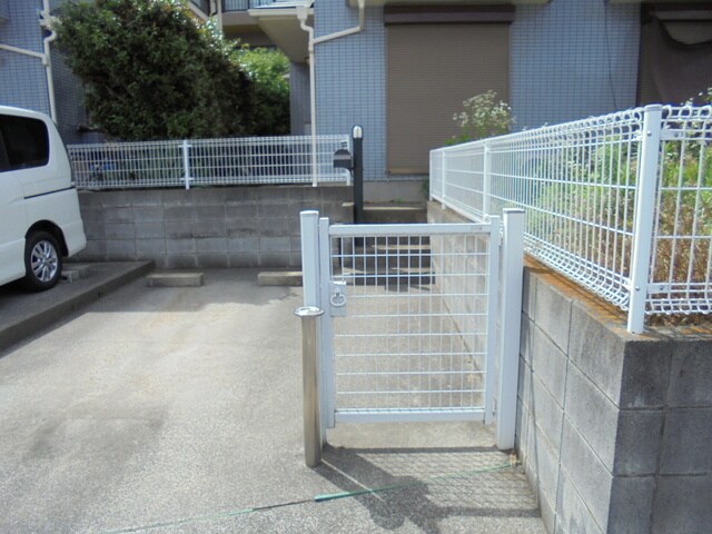 物件外観写真4　(玄関入り口)