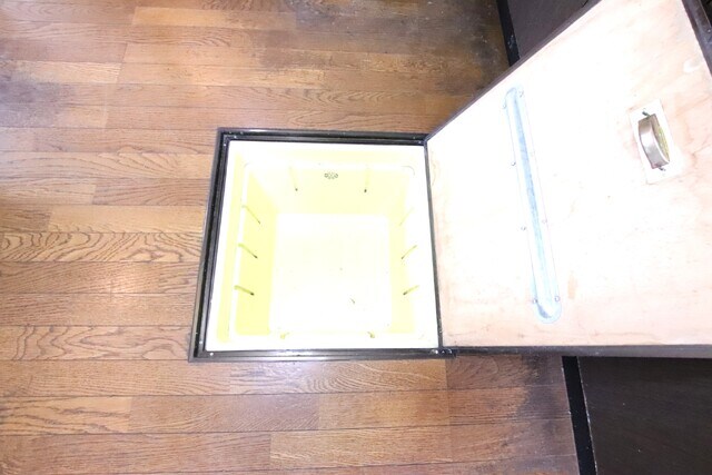 物件内観写真16　(床下収納☆彡（リフォーム前のお写真です。）)