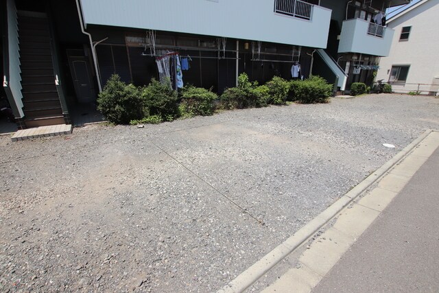 物件外観写真4　(駐車場（要空き確認）)
