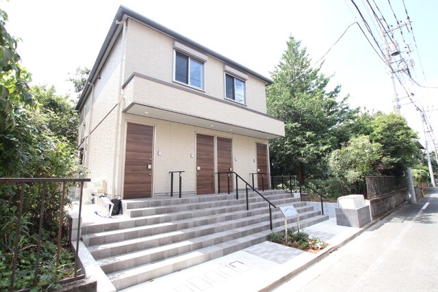 物件外観写真2　(★全室南向き角部屋★)