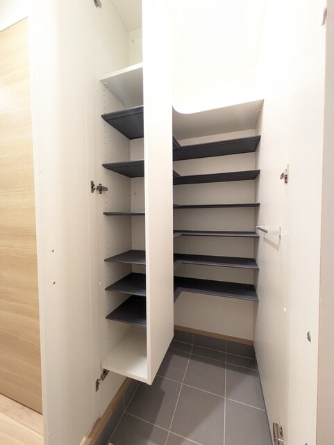 物件内観写真9　(★奥行きのあるシューズボックス★)