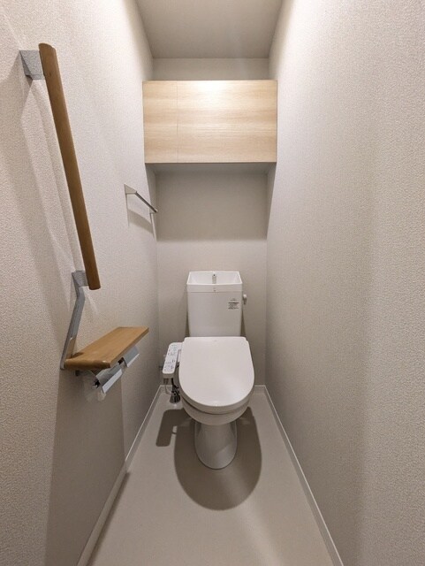 物件内観写真11　(★収納付きのトイレ★)