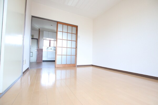 寝室(★【洋室6帖】★)