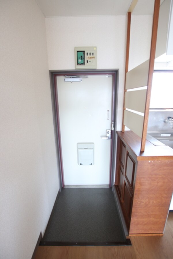 玄関(★玄関にシューズボックスあり★)