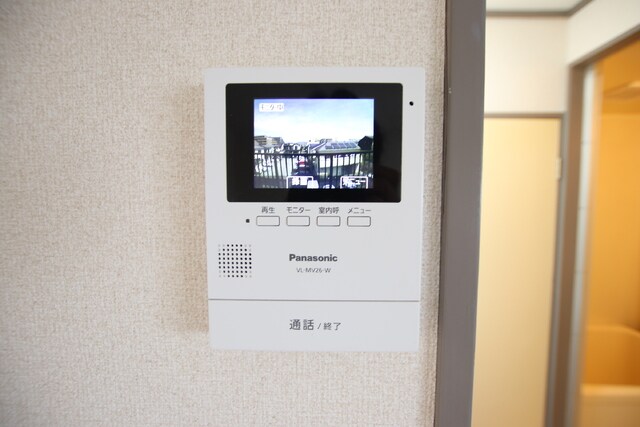 物件内観写真23　(★モニター付インターホン・訪問者が確認できて安心です★)