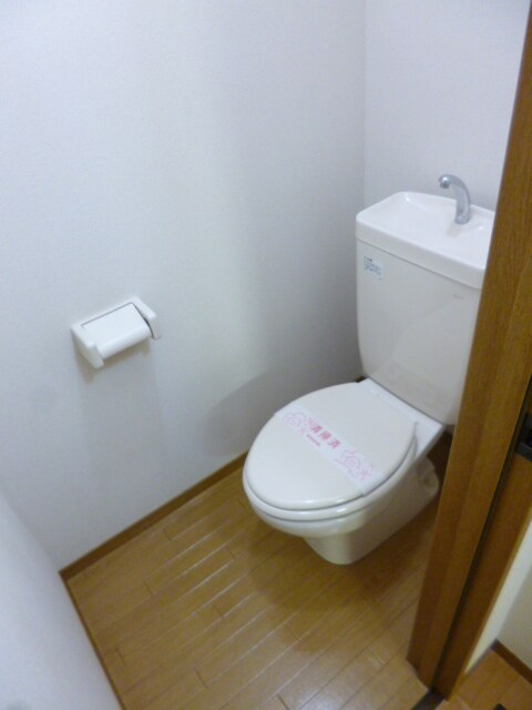 物件内観写真10　(トイレ)