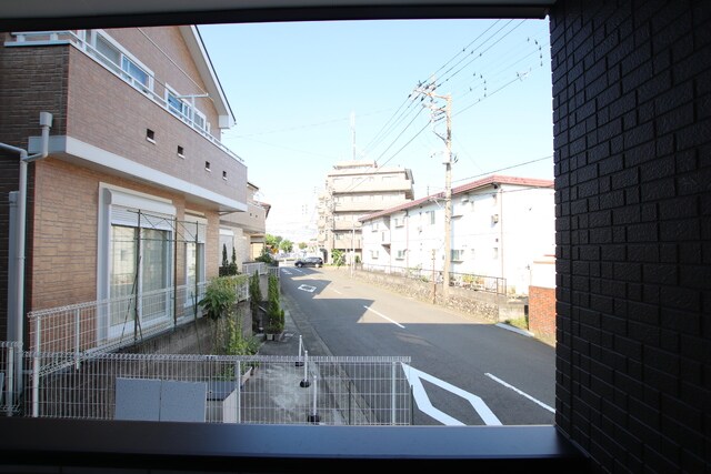 物件内観写真9　(窓からの景色)