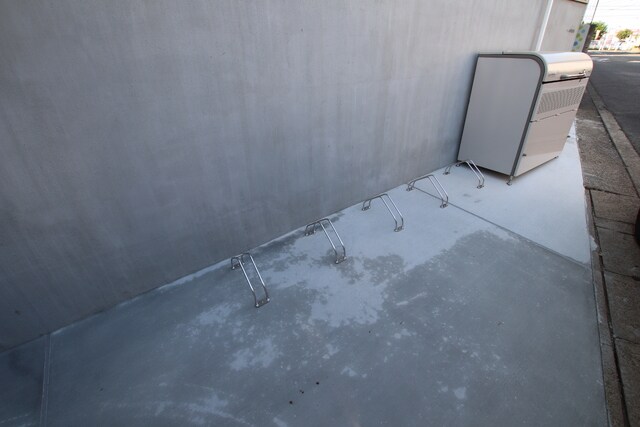 物件外観写真7　(駐輪場)