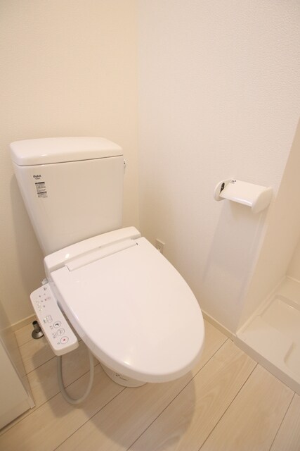 物件内観写真16　(温水洗浄便座)