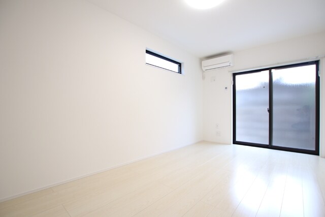 物件内観写真16　(7,3畳の洋室)