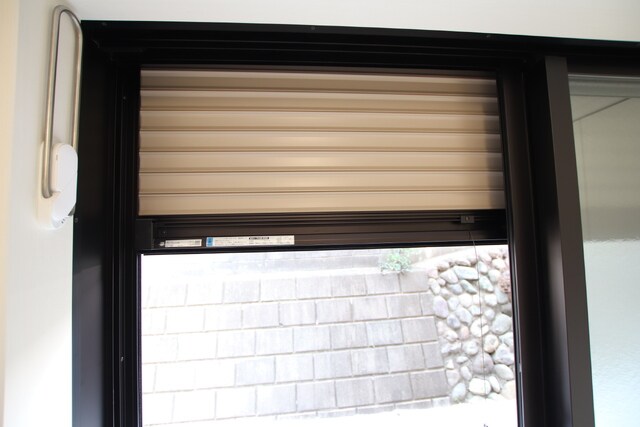 物件内観写真22　(防犯にも！シャッター雨戸)