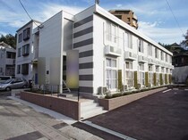 熊本市電Ｂ系統<熊本市交通局> 杉塘駅 2階建 築22年の外観写真