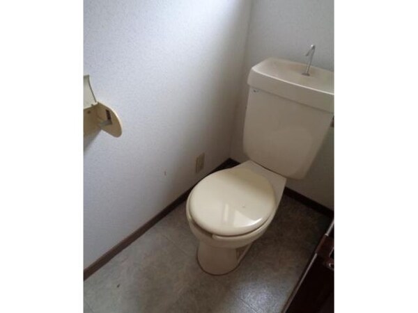 トイレ(温水洗浄便座設置します)