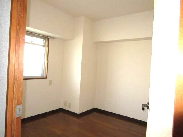 物件内観写真12　(玄関横)