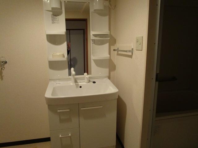 物件内観写真18　(洗面台)