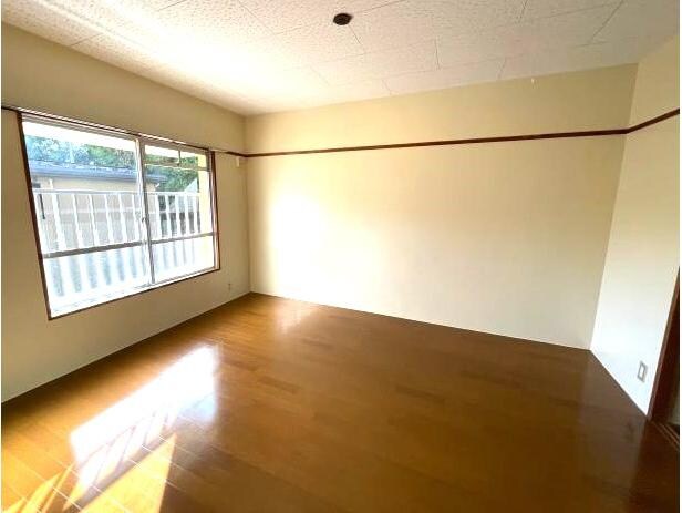 物件内観写真5　(リビング)