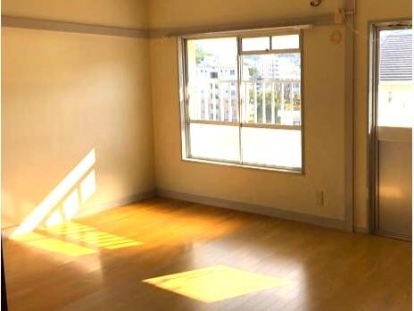 物件内観写真5　(リビング)