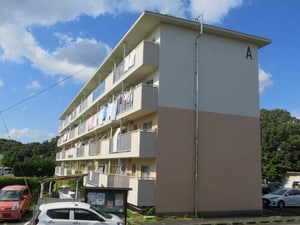 公社住宅花高団地　A棟外観写真