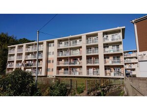 公社住宅吉岡団地　A棟外観写真