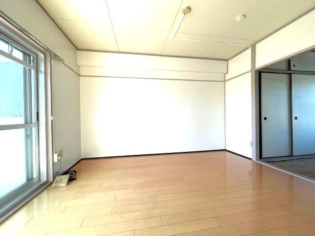 物件内観写真5　(リビング)