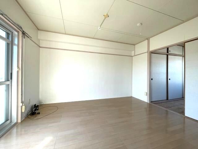 物件内観写真5　(リビング)