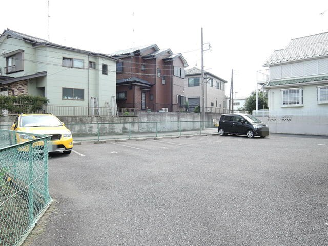 物件外観写真2　(駐車場契約必須)